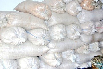 O tonă de cereale transportată ilegal de un minor, la Cernavodă